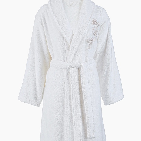 Anne de Solene Other - 🆕Anne de Solene White Embroidered Robe nwt